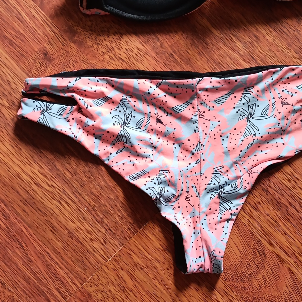 Reversible Bikini - Picture 5 of 12
